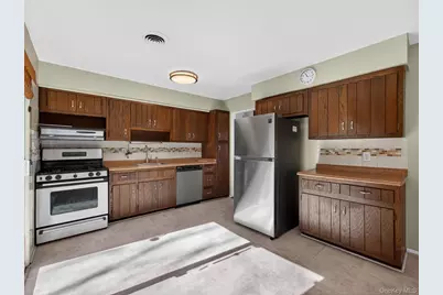 82 Lincoln Street, Sloatsburg, NY 10974 - Photo 11