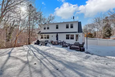 8 Noel Place, Smithtown, NY 11787 - Photo 27