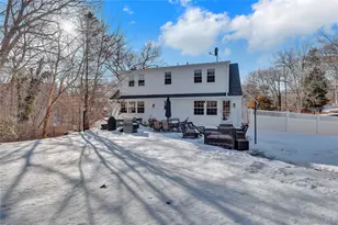 8 Noel Pl, Smithtown, NY 11787 - Photo 27