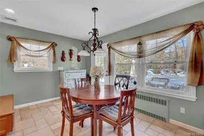 8 Noel Place, Smithtown, NY 11787 - Photo 9