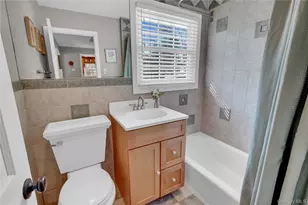 8 Noel Pl, Smithtown, NY 11787 - Photo 17