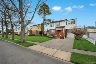 13 Crystal St, Elmont, NY 11003 - Photo 3