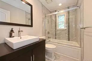 2 Cherrywood Ln, Port Washington, NY 11050 - Photo 19