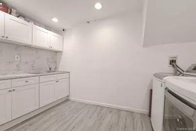 2 Cherrywood Lane, Port Washington, NY 11050 - Photo 21