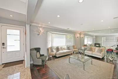 2 Cherrywood Lane, Port Washington, NY 11050 - Photo 3