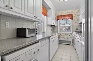 63-16 252nd St, Little Neck, NY 11362 - Photo 15