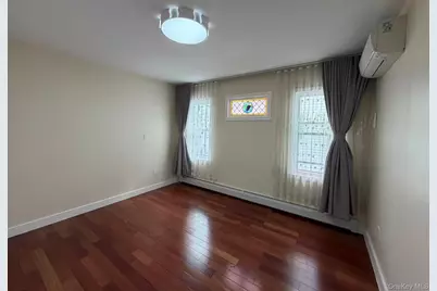 30 Herkomer Street, New Hyde Park, NY 11040 - Photo 7