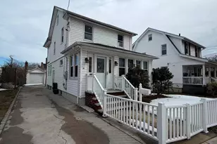 30 Herkomer St, New Hyde Park, NY 11040 - Photo 3