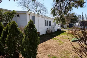 703-106 Fresh Pond Ave, Calverton, NY 11792 - Photo 19