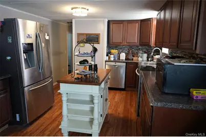 703-106 Fresh Pond Avenue, Calverton, NY 11792 - Photo 5