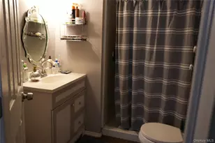 703-106 Fresh Pond Ave, Calverton, NY 11792 - Photo 5