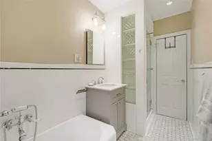 94-11 69th Ave, Forest Hills, NY 11375 - Photo 21