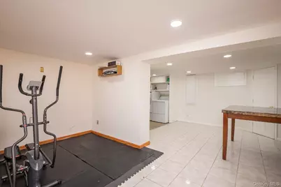 3235 Ilene Lane, Levittown, NY 11756 - Photo 21