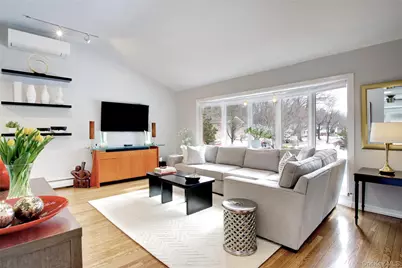 1 James Avenue, Port Washington, NY 11050 - Photo 5