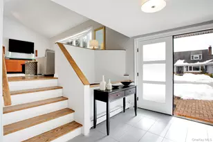 1 James Ave, Port Washington, NY 11050 - Photo 3