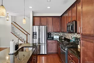 131 Meadow View Dr, Middletown, NY 10940 - Photo 11