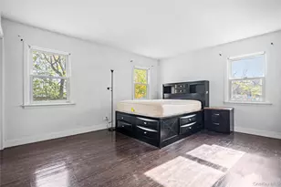 1043 Wilson Blvd, Central Islip, NY 11722 - Photo 11