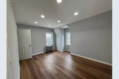 110 Woodside Avenue, Freeport, NY 11520 - Photo 3