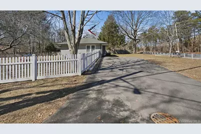 130 Beaver Dam Road, Brookhaven, NY 11719 - Photo 5