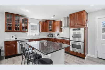 130 Beaver Dam Road, Brookhaven, NY 11719 - Photo 15