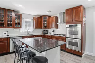 130 Beaver Dam Rd, Brookhaven, NY 11719 - Photo 15