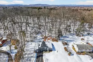 74 Roosevelt Rd, Hyde Park, NY 12538 - Photo 3