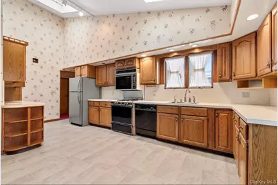 181 Sycamore Avenue, Bethpage, NY 11714 - Photo 15