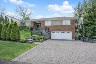 27 Witteman Pl, New York, NY 10301 - Photo 1