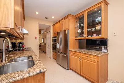 113 Windwatch Drive, Hauppauge, NY 11788 - Photo 9