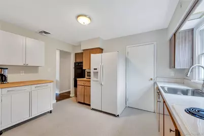 3 Cherrywood Drive, East Northport, NY 11731 - Photo 15