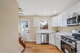 31 Walnut Ave, Patchogue, NY 11772 - Photo 3