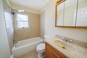 31 Walnut Ave, Patchogue, NY 11772 - Photo 7