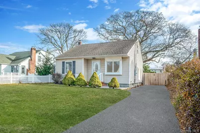 31 Walnut Avenue, Patchogue, NY 11772 - Photo 1
