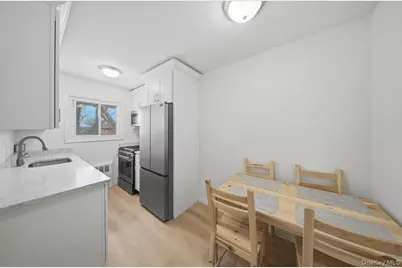 205 Edmunton Drive #h18, North Babylon, NY 11703 - Photo 5