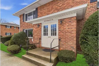 205 Edmunton Drive #h18, North Babylon, NY 11703 - Photo 1