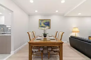 261 Vista Dr, Jericho, NY 11753 - Photo 5