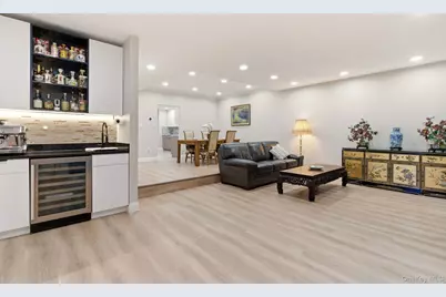 261 Vista Drive, Jericho, NY 11753 - Photo 9