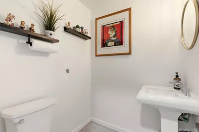 261 Vista Drive, Jericho, NY 11753 - Photo 17