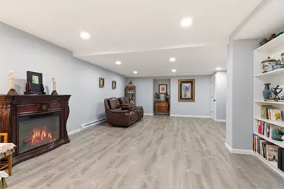 261 Vista Drive, Jericho, NY 11753 - Photo 31