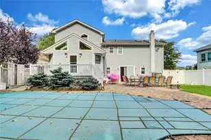 2070 Beverly Way, Merrick, NY 11566 - Photo 19