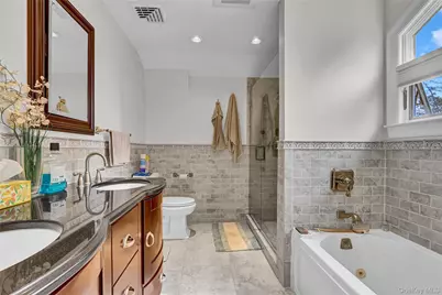 2070 Beverly Way, Merrick, NY 11566 - Photo 11