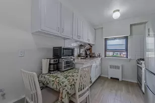 13 W Mill Dr, Great Neck, NY 11021 - Photo 7