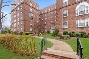 175-06 Devonshire Rd, Jamaica, NY 11432 - Photo 13