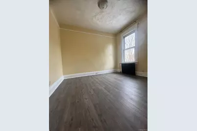 141 Voss Avenue, Yonkers, NY 10703 - Photo 9