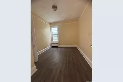 141 Voss Avenue, Yonkers, NY 10703 - Photo 7