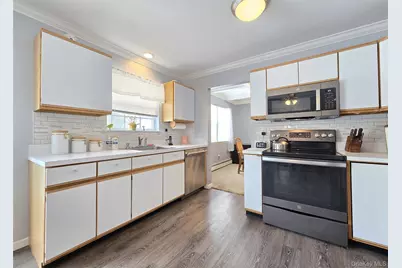 23 Apple Lane, Medford, NY 11763 - Photo 7