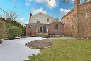 82-49 211th St, Hollis, NY 11427 - Photo 21