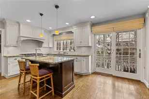 10 Norfolk Rd, Great Neck, NY 11020 - Photo 5