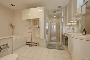 734 Berry Ct, West Hempstead, NY 11552 - Photo 15