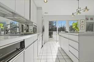 734 Berry Ct, West Hempstead, NY 11552 - Photo 9